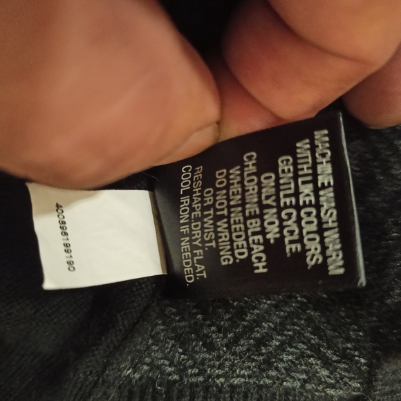 Croft & Barrow men's pullover long sleeve sweater. Size large - Picture 13 of 13